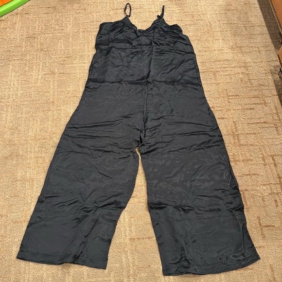 NWT ATHLETA Calm Cool Sleep Romper Black - Picture 2 of 6